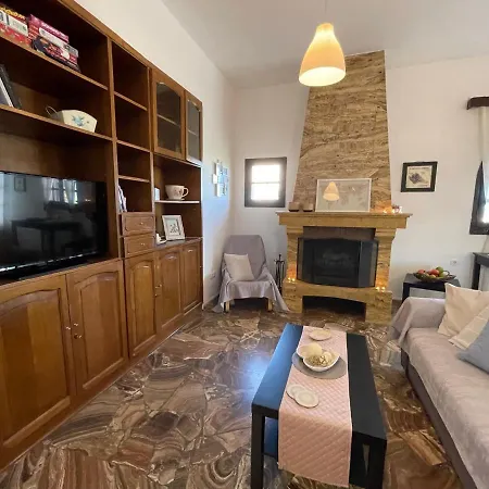 Fyrogenis Cozy Family Friendly House In Apartment *