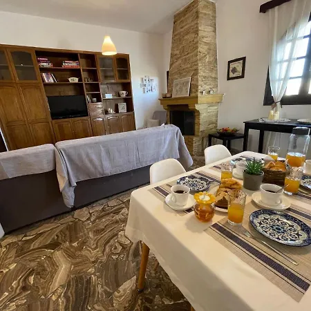 Apartment Fyrogenis Cozy Family Friendly House In